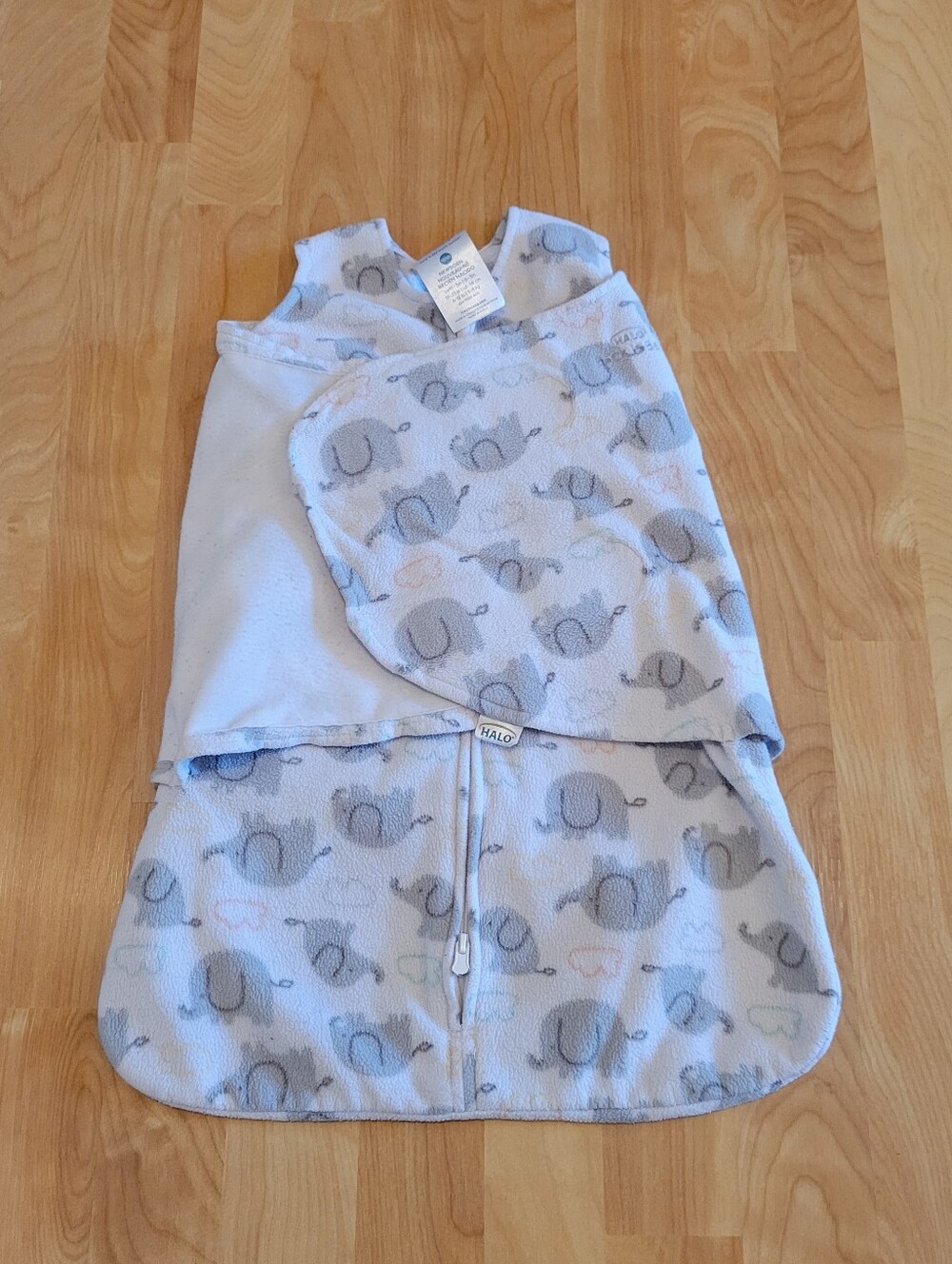Halo Fleece Sleep Sack Swaddle Size Newborn 0-3 Months White Grey Elephants